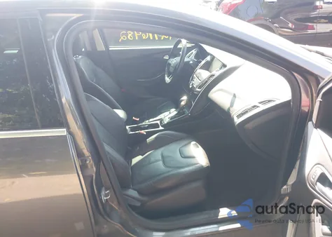 2015 Ford Focus Titanium из США, поврежденный, VIN 1FADP3N24FL254249